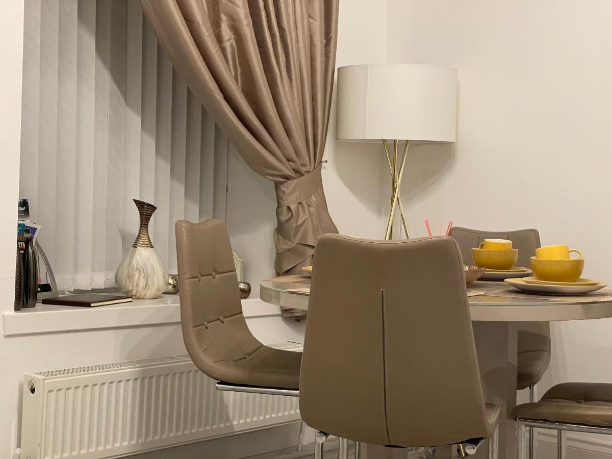 Hla Holytown Leilighet Mossend Eksteriør bilde